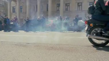 Ukrayna, Nikolaev City - 20 Nisan 2019: Mykolaiv Biker Fest Katedral Meydanı başladı.Nikolaev festivalde 200'den fazla sürücü toplandı.