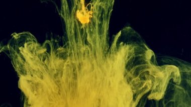 Sıvının dokusu sudaki boyaların çözünmesidir. Karıştırma renkleri doğal sıvılar