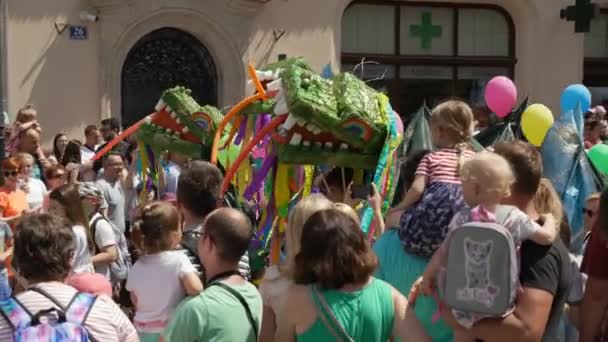 Desfile Festival Los Dragones Cracovia Polonia 2019 Primero Junio 2019 — Vídeos de Stock