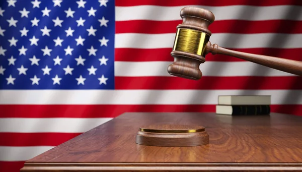 3D在美国国旗的背景下把法官的匕首放在法庭的桌子上 独立日 图库照片