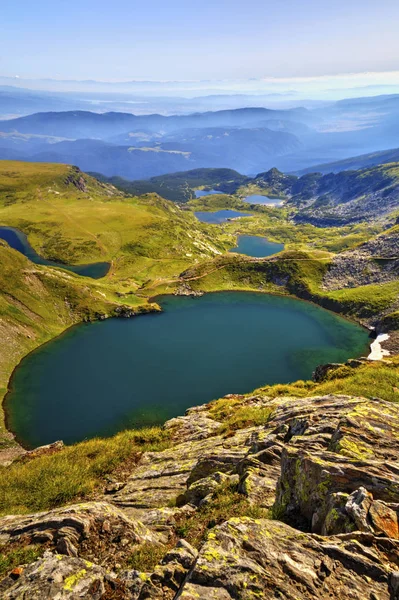 Dağ gölleri ile güzel manzara