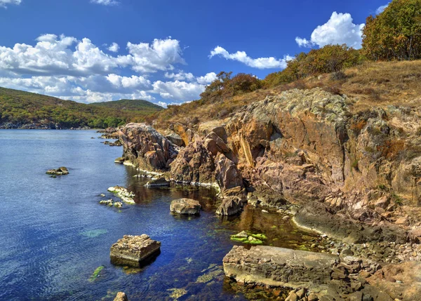 Красивий Пейзаж Скелястому Березі — стокове фото