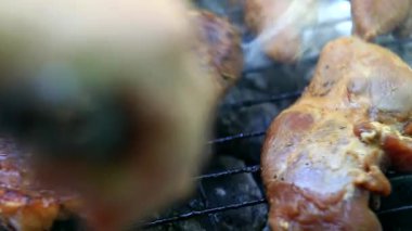 Barbekü portre üzerinde taze et kavurma