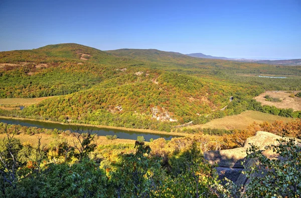 Vackert Landskap Med Flod Berget — Stockfoto