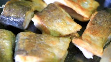 Kızartma balık closeup parçaları