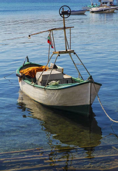 Bela Paisagem Com Barco Mar — Fotografia de Stock