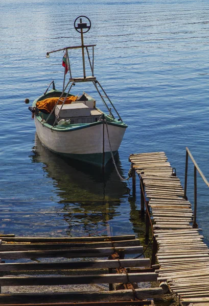 Bela Paisagem Com Barco Mar — Fotografia de Stock