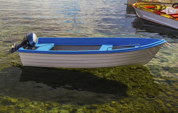 Bela Paisagem Com Barco Mar — Fotografia de Stock