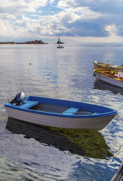 Bela Paisagem Com Barco Mar — Fotografia de Stock