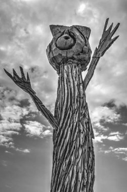 Güzel ahşap heykel siyah beyaz