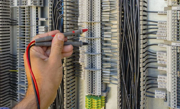 Ovládací Panel Terminály Vodiče Uvnitř Zobrazení — Stock fotografie