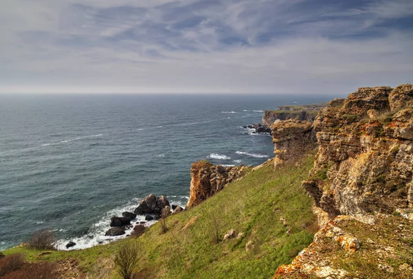 Beau Paysage Avec Mer Bleue Rivage Rocheux — Photo