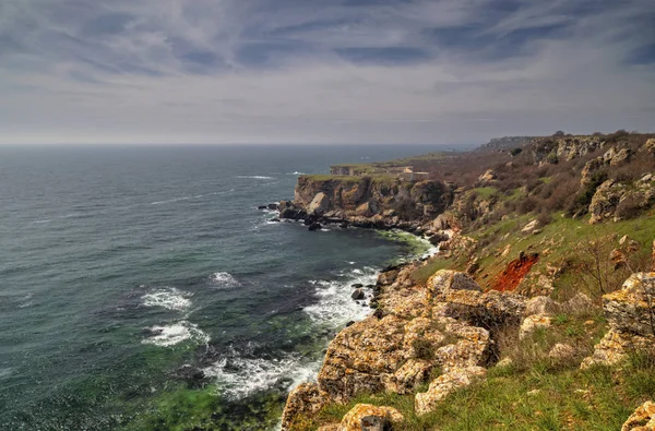 Beau Paysage Avec Mer Bleue Rivage Rocheux — Photo