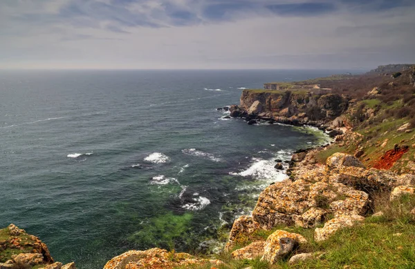 Beau Paysage Avec Mer Bleue Rivage Rocheux — Photo