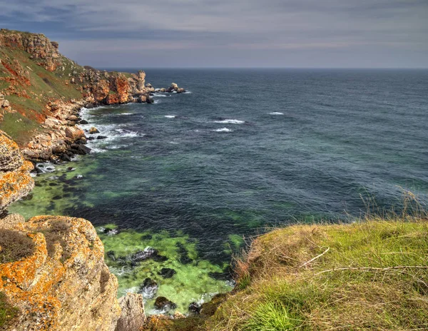 青い海と磯の美しい風景 — ストック写真
