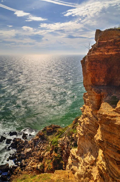Mooi Landschap Met Blauwe Zee Rotsachtige Kust — Stockfoto