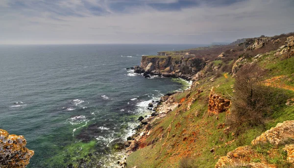 Beau Paysage Avec Mer Bleue Rivage Rocheux — Photo