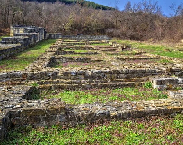 Massive Steinmauer Und Ruinen Der Antiken Festung — Stockfoto