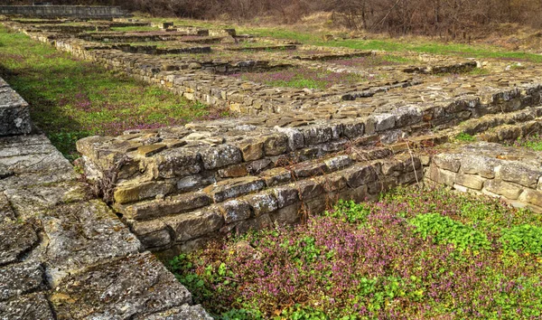Solidny Kamienny Mur Ruiny Starożytnej Twierdzy — Zdjęcie stockowe