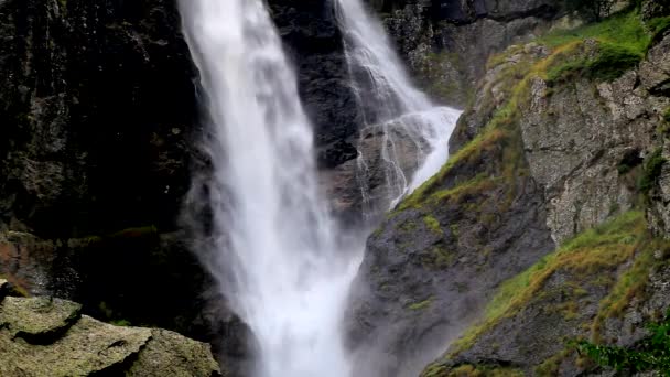 Verbluffend Mooie Waterval Berg — Stockvideo