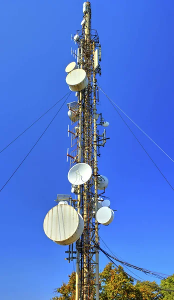 Torre Antena Comunicação Céu Azul — Fotografia de Stock