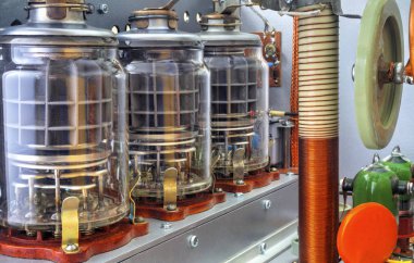 Vakum tüpleri kısa dalga güç amplifikatör-iç görünüm