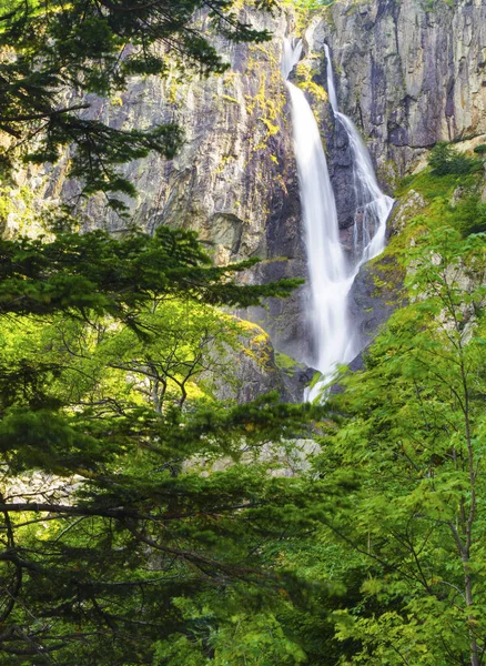 Красивый Пейзаж Водопадом Горах Стоковое Фото