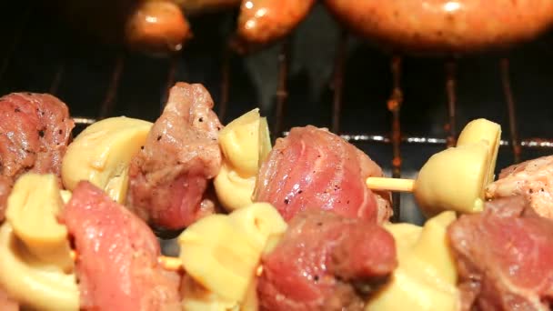 Grigliate Carne Fresca Sul Barbecue Vista Vicino — Video Stock