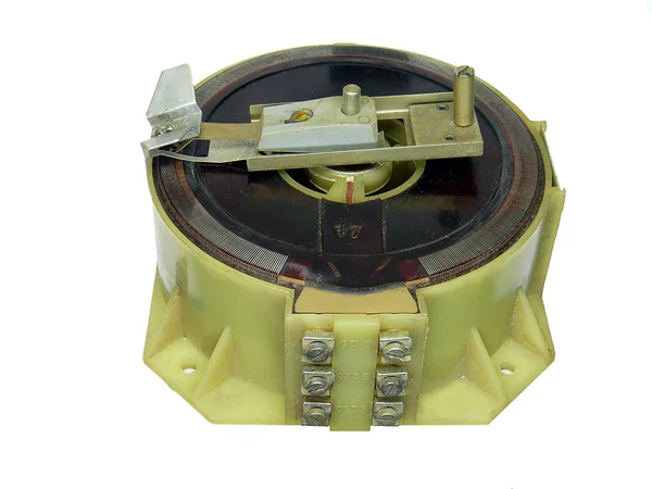 Автотрансформатор з регульованим радіусом дії на 250 Вольт 4 ампер (сторона — стокове фото
