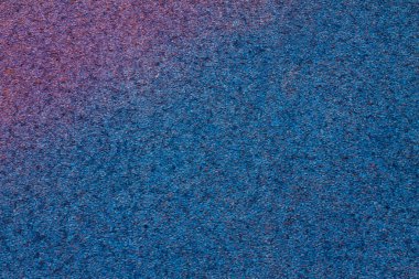 Asfalt soyutlama görüntü; iki renk oluşan güzel parlak reflenny arka plan-sol üst köşesinde mor pürüzsüz bir geçiş ile ana mavi