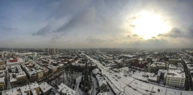 akşam güzel eski Avrupa şehrin havadan görünümü
