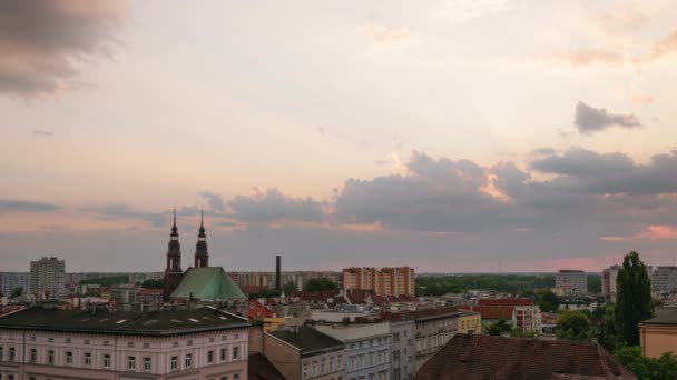 Séquences Aériennes Vieille Ville Européenne Dans Soirée — Video