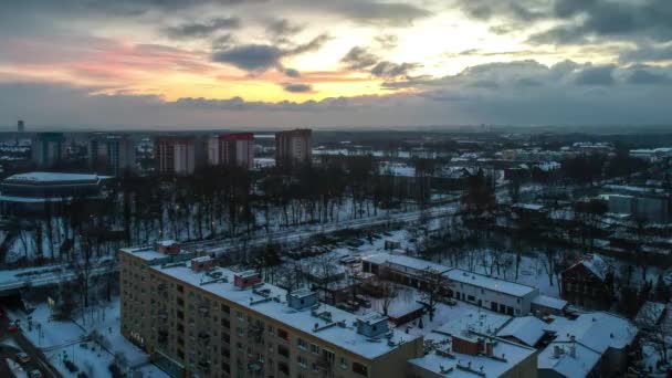 Воздушные Съемки Красивого Старого Европейского Города Вечером — стоковое видео