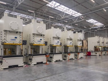 endüstriyel üretimde otomatik üretim hattı