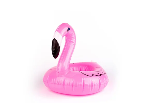 Beyaz Bir Arka Plan Üzerinde Dev Şişme Flamingo Havuz Float — Stok fotoğraf