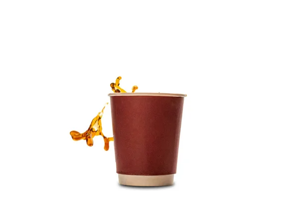 Одноразові Паперові Чашки Кавовими Бризками Ізольовані Білому Концепція Кавова Реклама — стокове фото