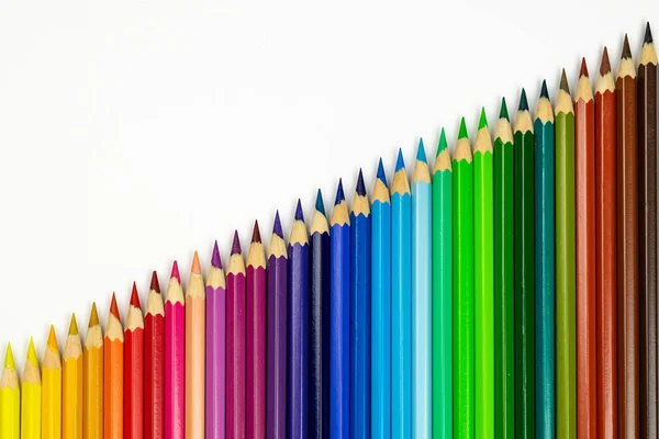 Gros Plan Des Crayons Couleur Sur Fond Blanc Avec Chemin — Photo