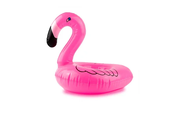 Гигантский надувной розовый фламинго на белом фоне. Вечеринка у бассейна. Летняя концепция . — стоковое фото