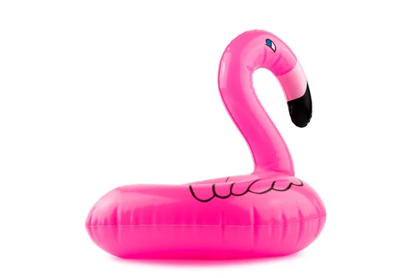 Flamingo gonfiabile gigante su sfondo bianco, concetto estivo alla moda. Festa con galleggiante in piscina. Posa piatta . — Foto Stock