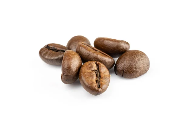 Pörkölt kávébab eszpresszó, cappuccino fehér háttérrel. — Stock Fotó