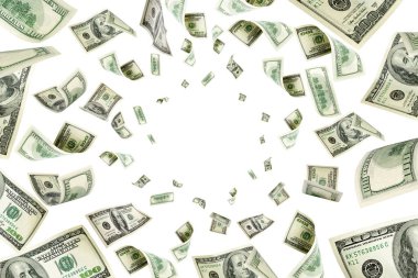 100 dolarlık banknot. Düşen para izole arka plan. Amerikan
