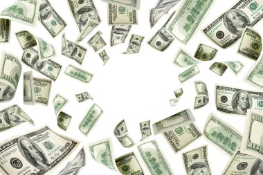 Para yığını. Amerika'nın 100 doları. Düşen para izole,