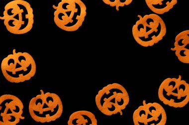 Cadılar Bayramı balkabağı. Sonbahar ürkütücü turuncu dekorasyon b izole