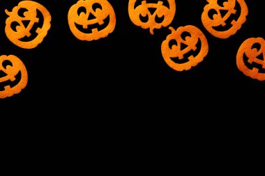 Cadılar Bayramı balkabağı. Sonbahar ürkütücü turuncu dekorasyon b izole