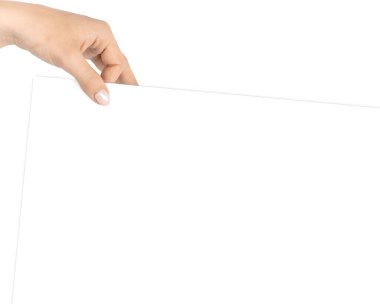 Elinde boş bir kartvizit var. Beyaz arka planda izole edilmiş, boş bir kartvizit tutuyor. Kırpma yolu olan boş şablon.