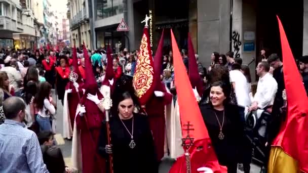 Granada Spanien April 2019 Heliga Veckans Procession Granada Troende Pilgrimer — Stockvideo