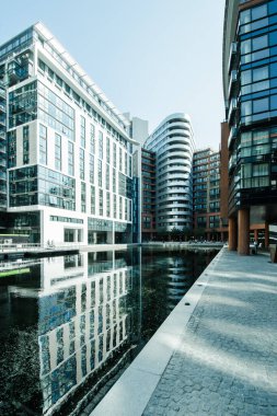 Modern, yeni yönetici apartmanı