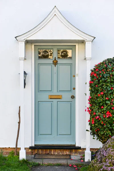 Kilátás Egy Gyönyörű Ház Külső Bejárati Ajtó Angliában — Stock Fotó