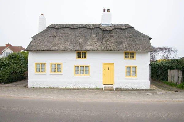 Thatched Cottage Engels Dorpshuis — Stockfoto