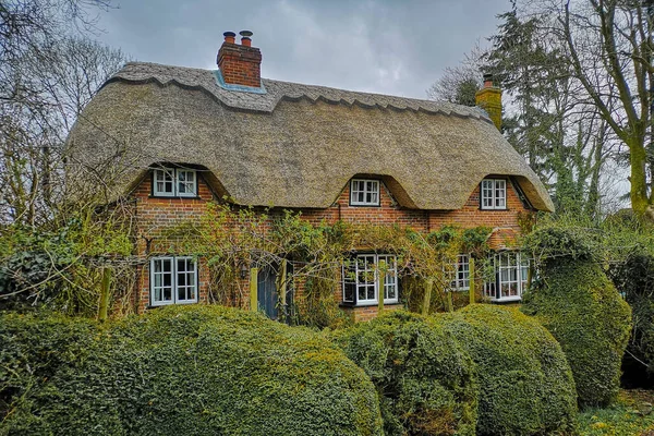 Thatched Cottage Αγγλική Village House — Φωτογραφία Αρχείου